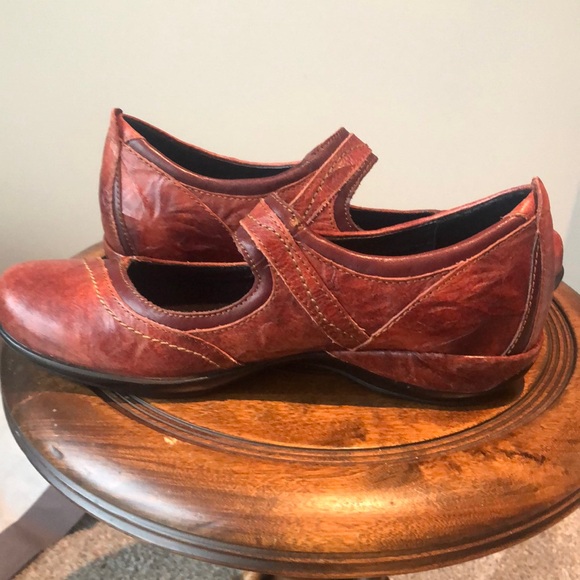 Aetrex Brown Leather Flats Topstitching EUC - Picture 8 of 16